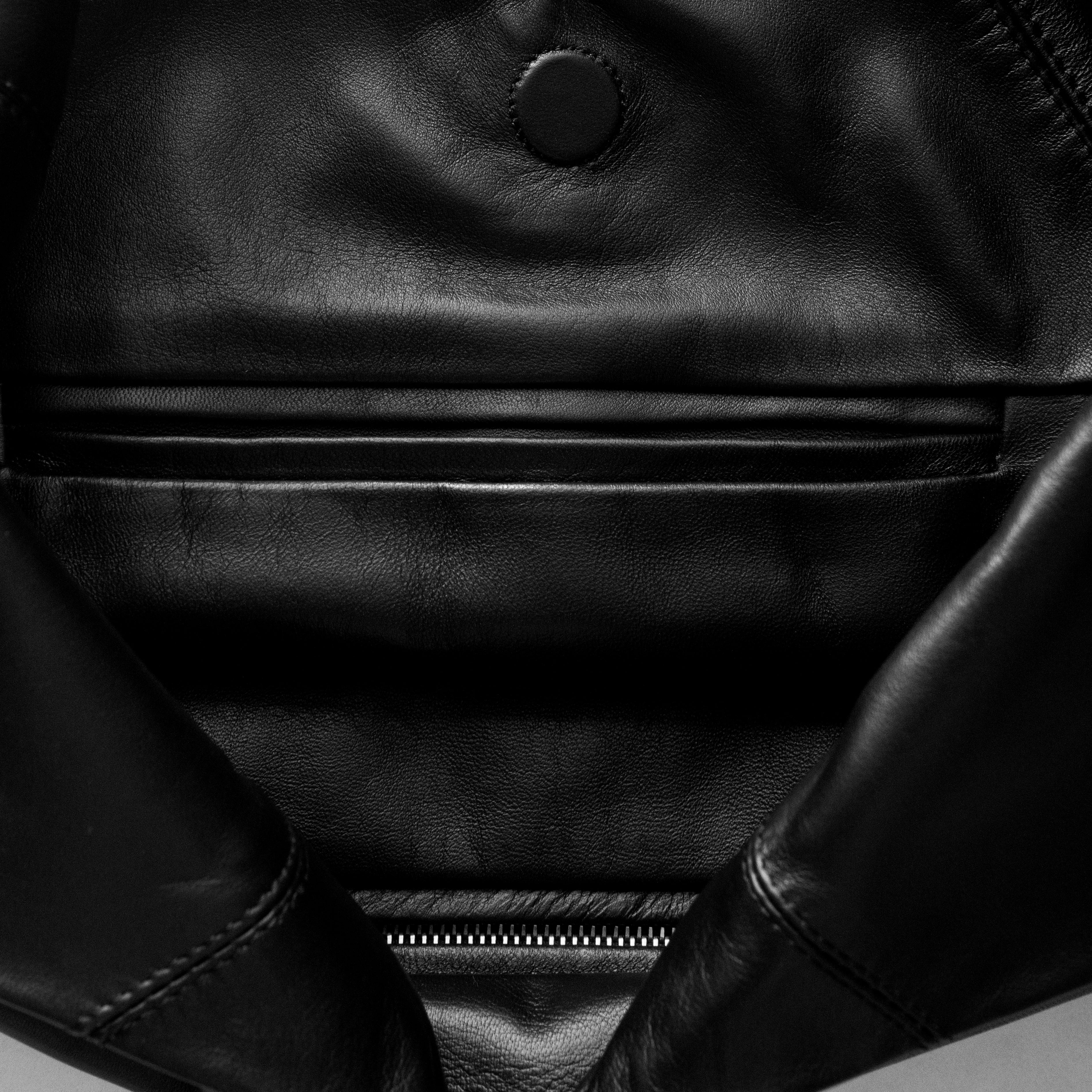 Diana Bag in Obsidian Black